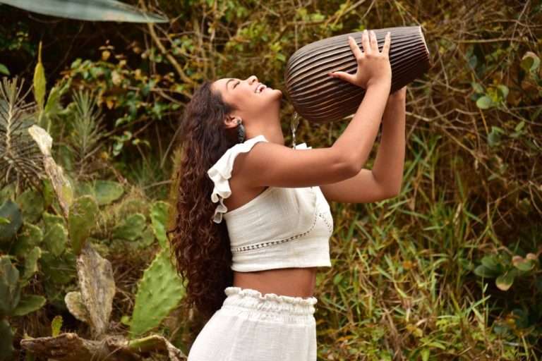 Cropped uma das fortes apostas da Via Boho para Primavera /Verão 2023