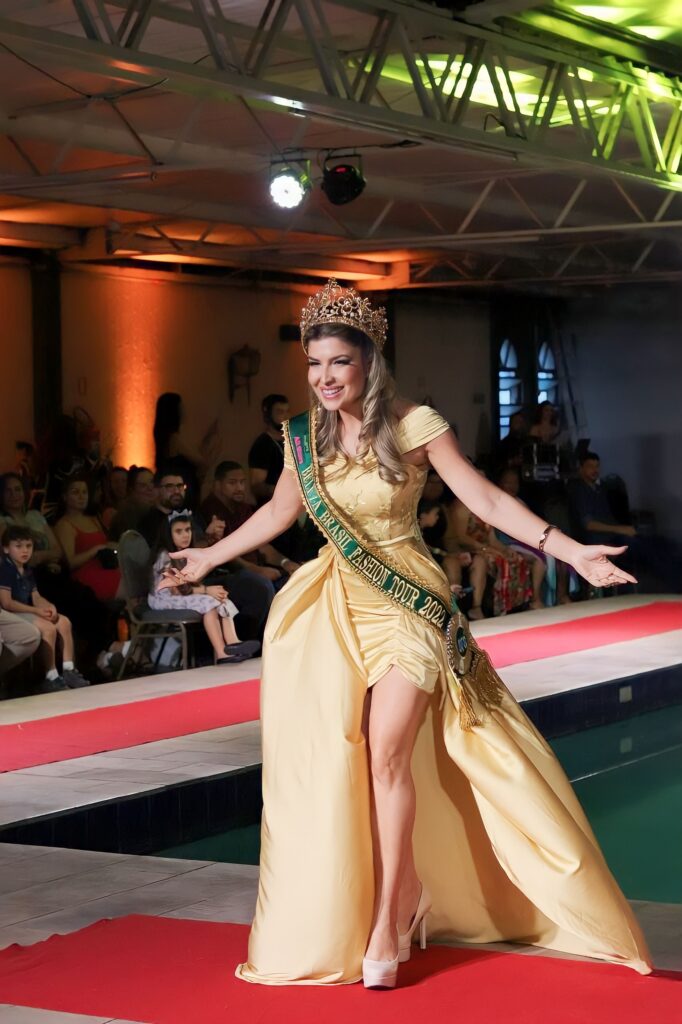 Claudia Melo, a atriz plural ganha título de Miss.