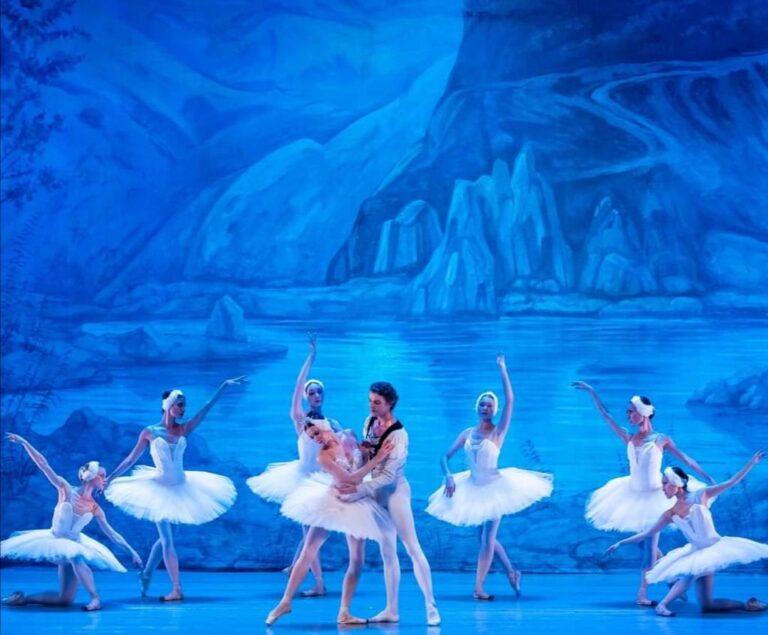Ballet Clássico de São Petersburgo - O Lago dos Cisnes