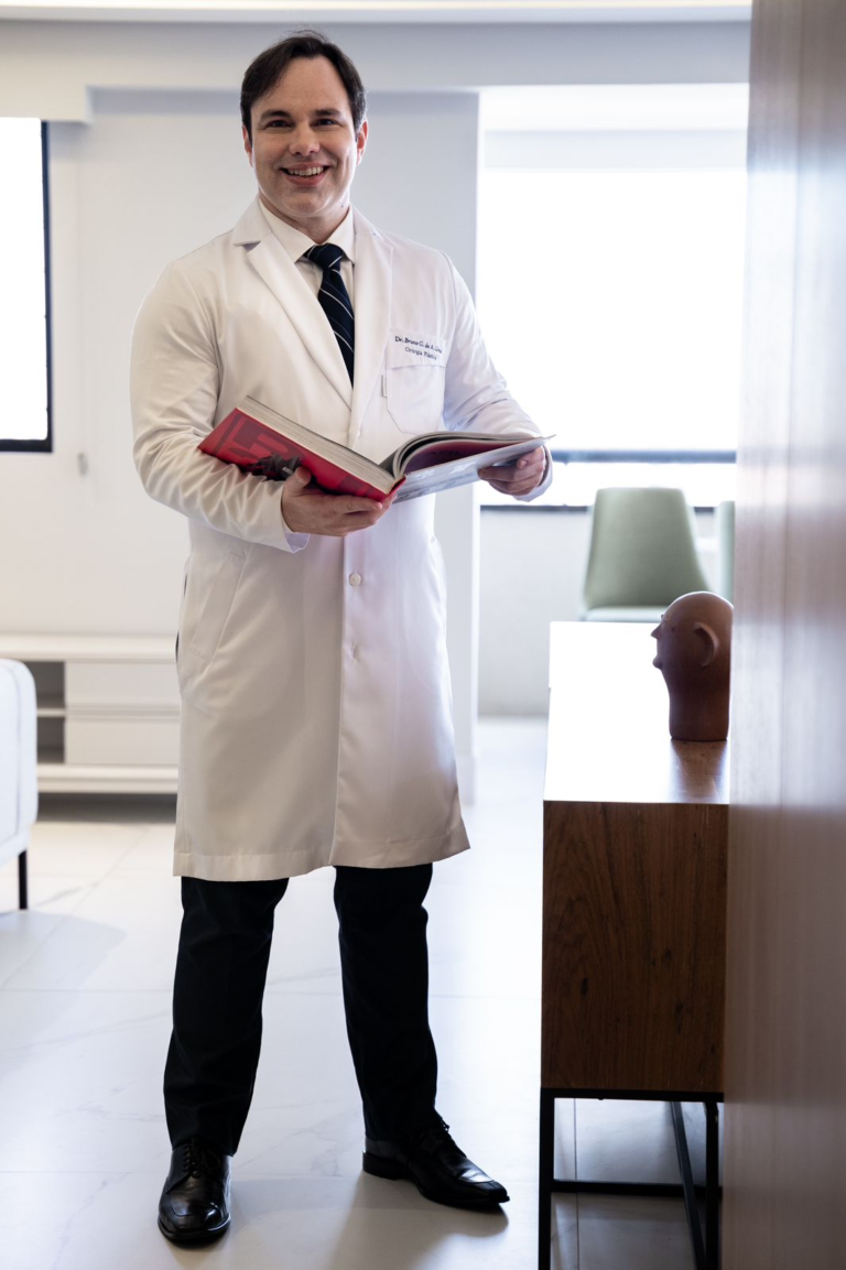 Dr. Bruno Andrade Lima, referência em cirurgia plástica no mundo será a próxima capa da Revista Vulque