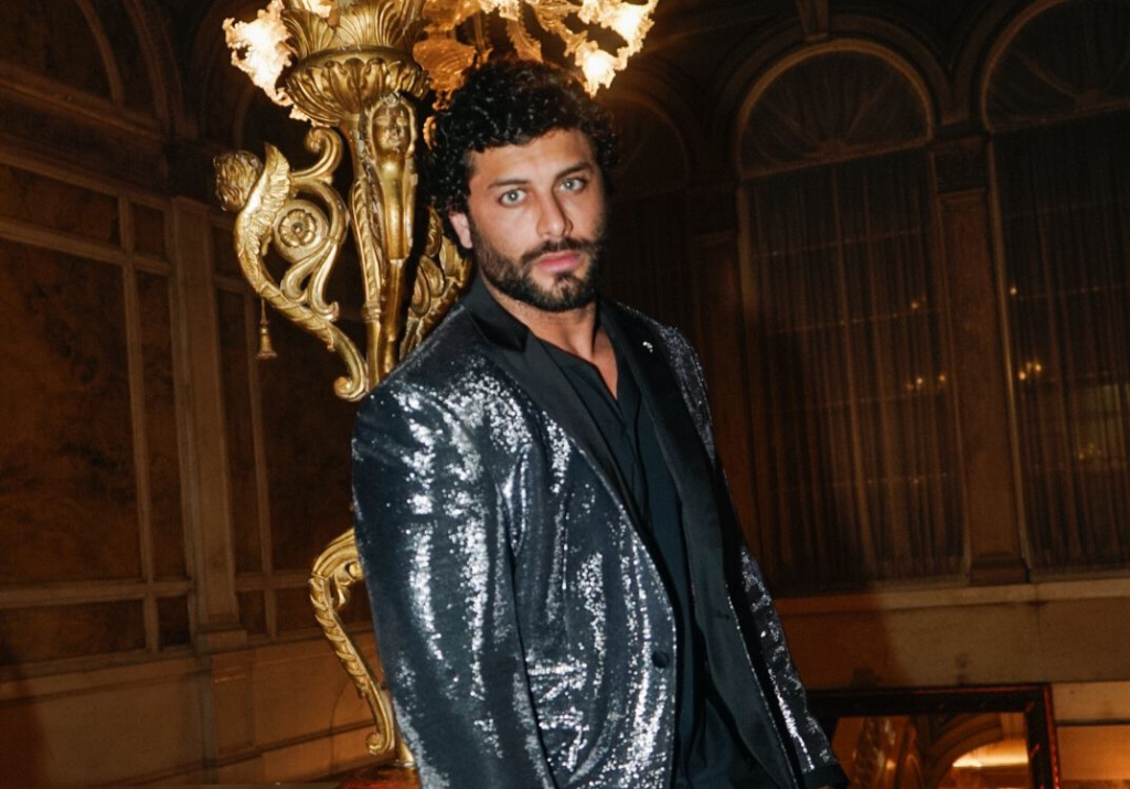 Jesus Luz Brilha no Jantar de Gala de Philipp Plein e Anuncia Nova Turnê Internacional