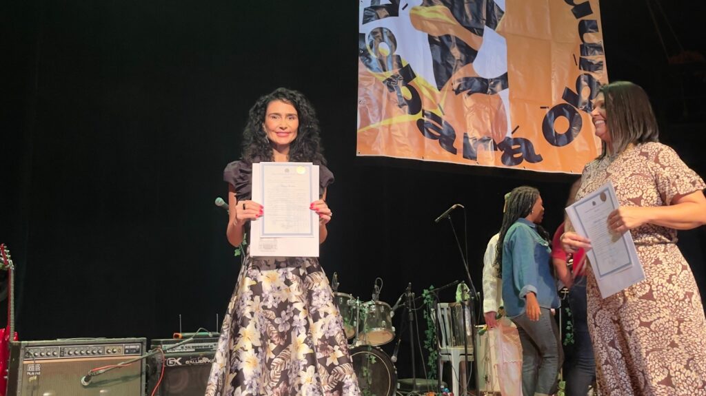 Cristiane Machado atriz, jornalista e ativista na causa da Violência Doméstica recebe Moção Honrosa, a convite da Câmara  Municipal do Rio de Janeiro.