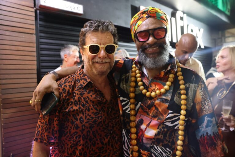 O Agito tomou conta de Ipanema com a badalada festa do estilista Hermes Inocencio